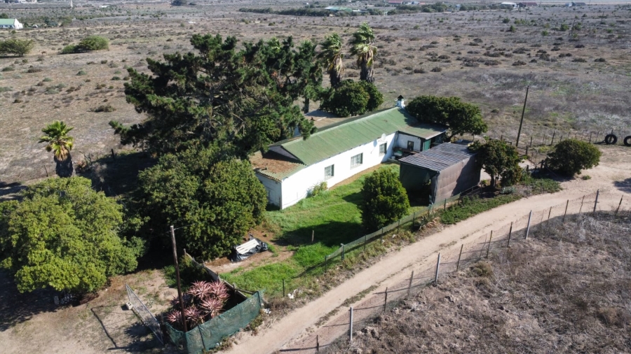 18 Bedroom Property for Sale in Trekoskraal Western Cape